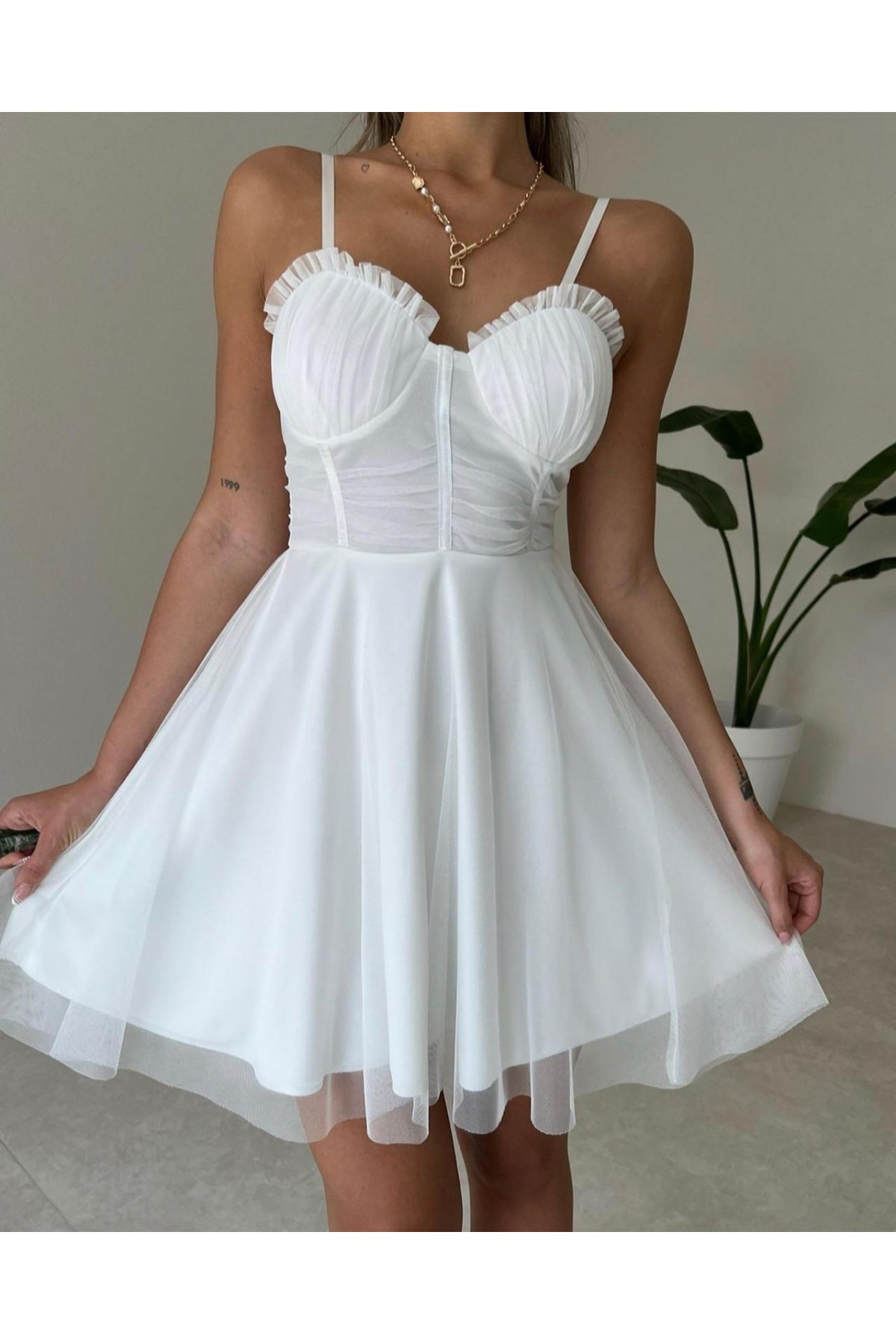 Tül Kumaş Göğüs Detaylı Elbise-Beyaz